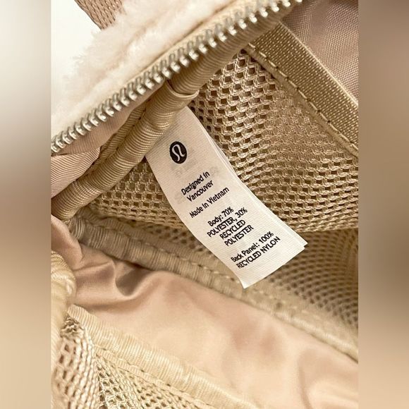 LULULEMON Everywhere Fleece Belt Bag - Picture 12 of 13